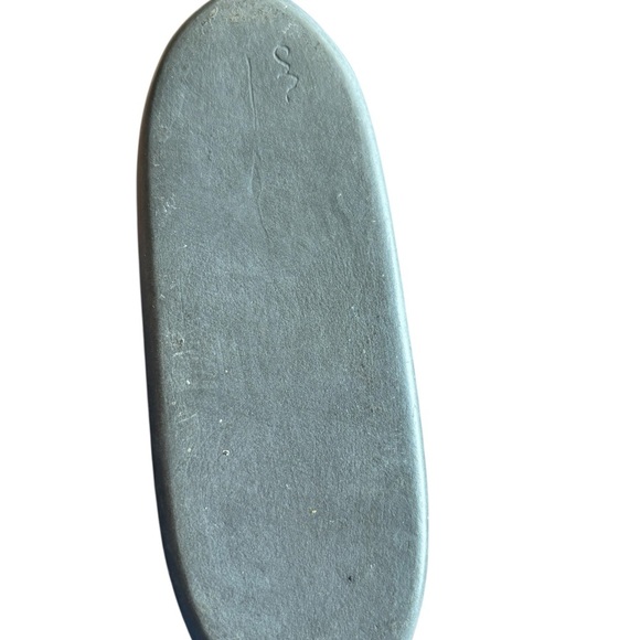 Gray Vase with white Etchings Signed 8”tall 7”wide 2”opening - Picture 7 of 9